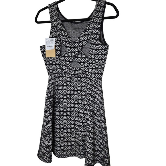 Pull&Bear Dresses & Skirts - Pull & Bear black & white skater tank crossback dress Womens size Medium NWT